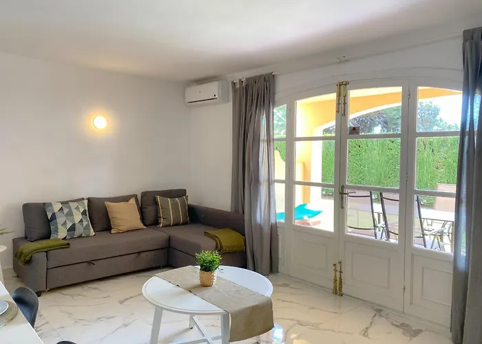 Family Duplex شقة *